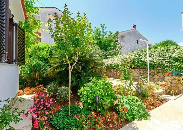 Πανσιόν Mirjana 1 4*